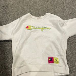 A champion sweatshirts
